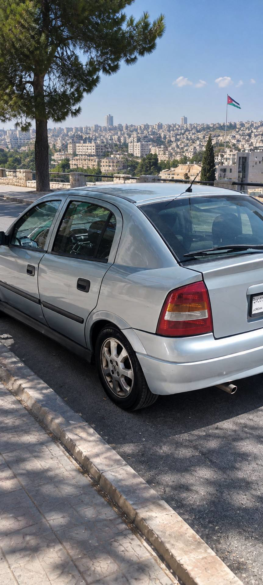 اوبل استرا 2001