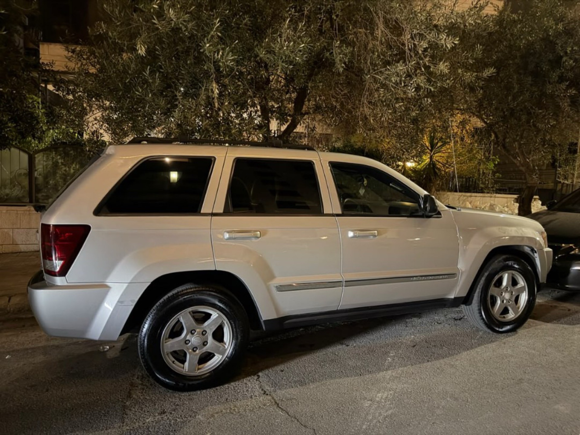 Jeep Grand Cherokee L 2006