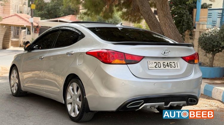 Hyundai Avante 2011
