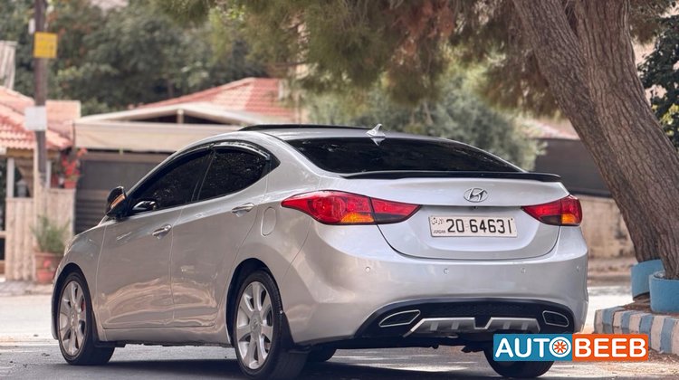 Hyundai Avante 2011