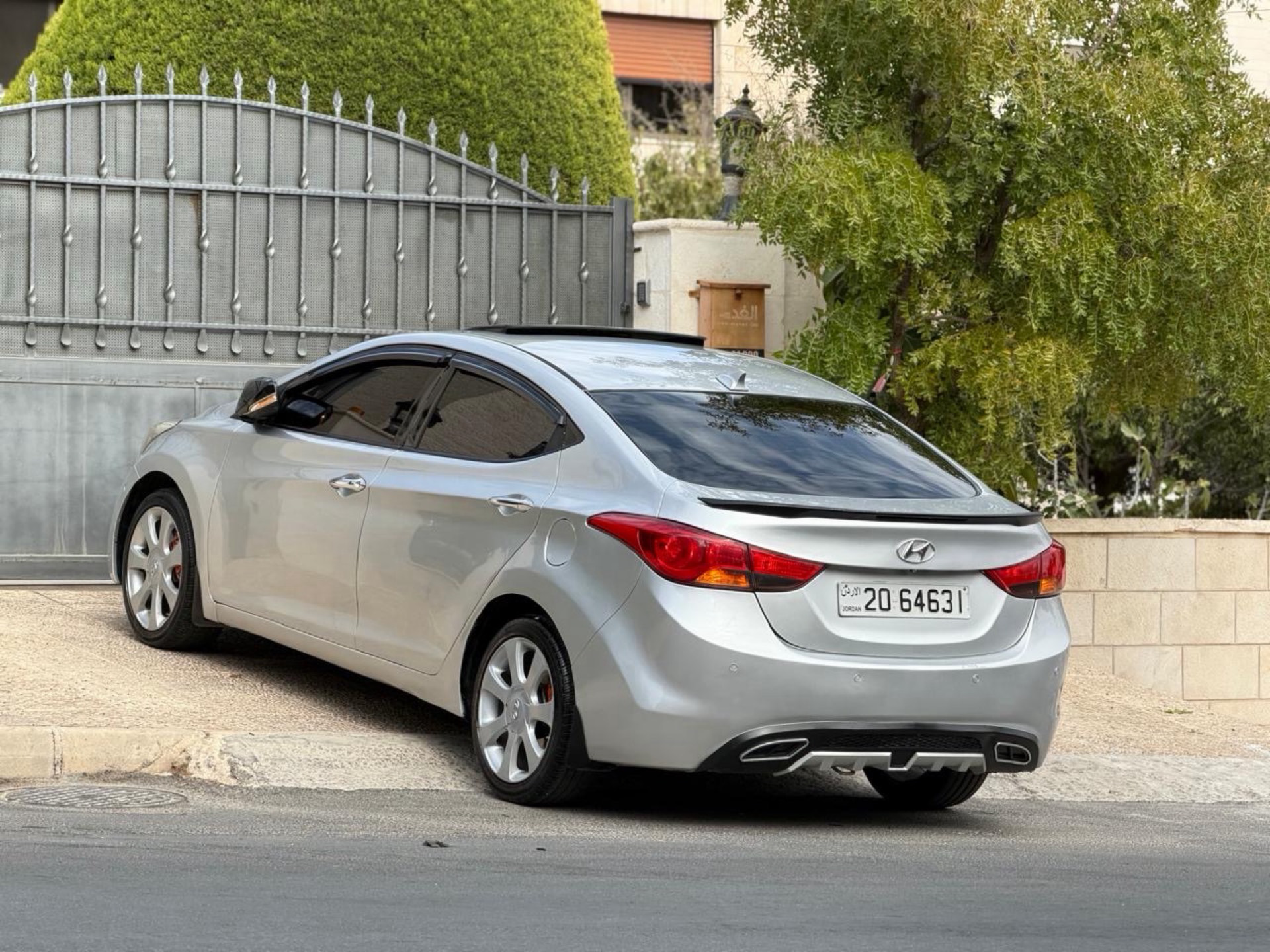 Hyundai Avante 2011