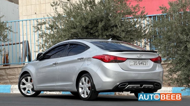 Hyundai Avante 2011