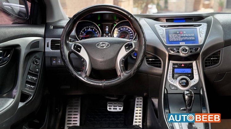 Hyundai Avante 2011