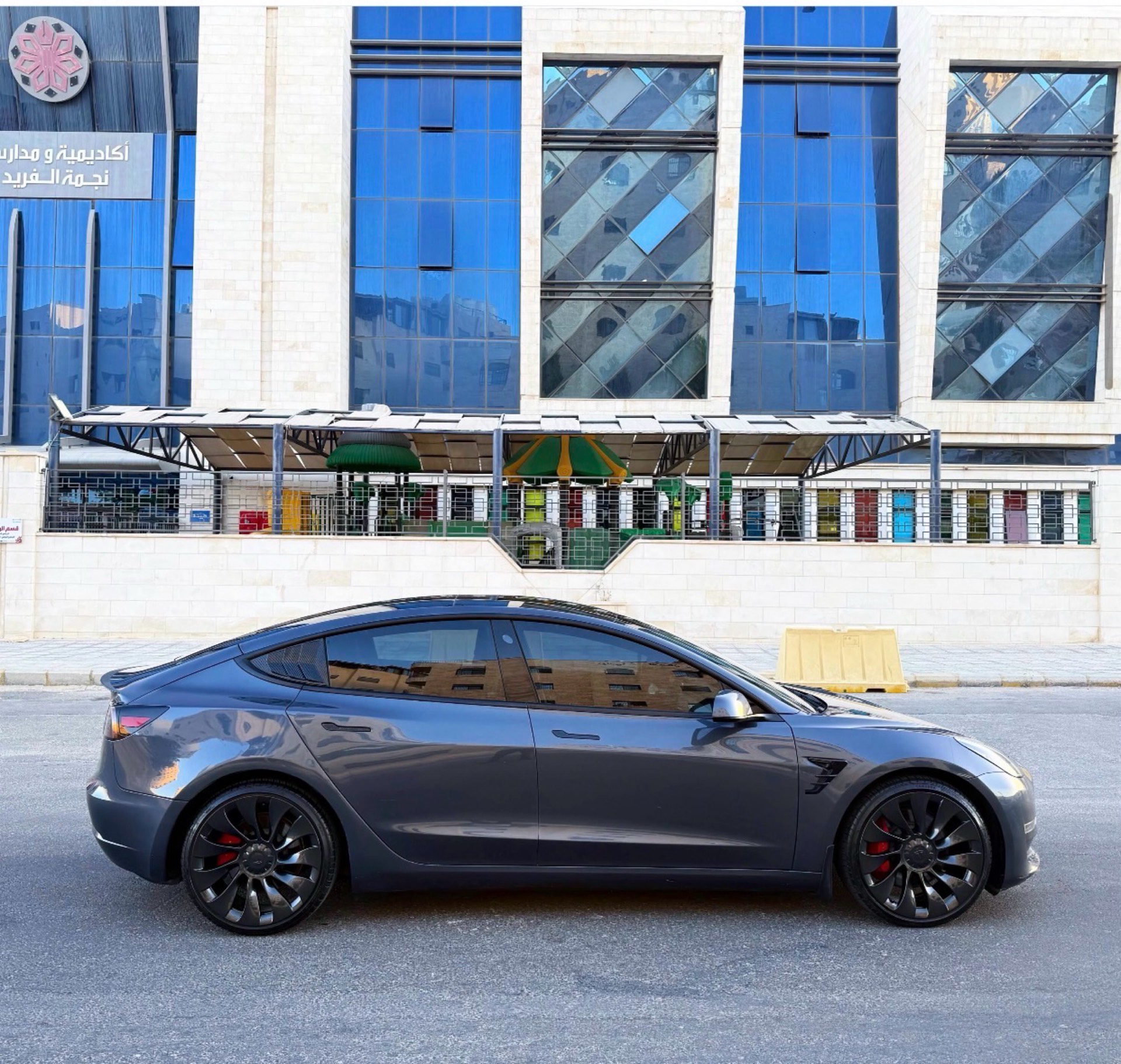 Tesla 3 2023