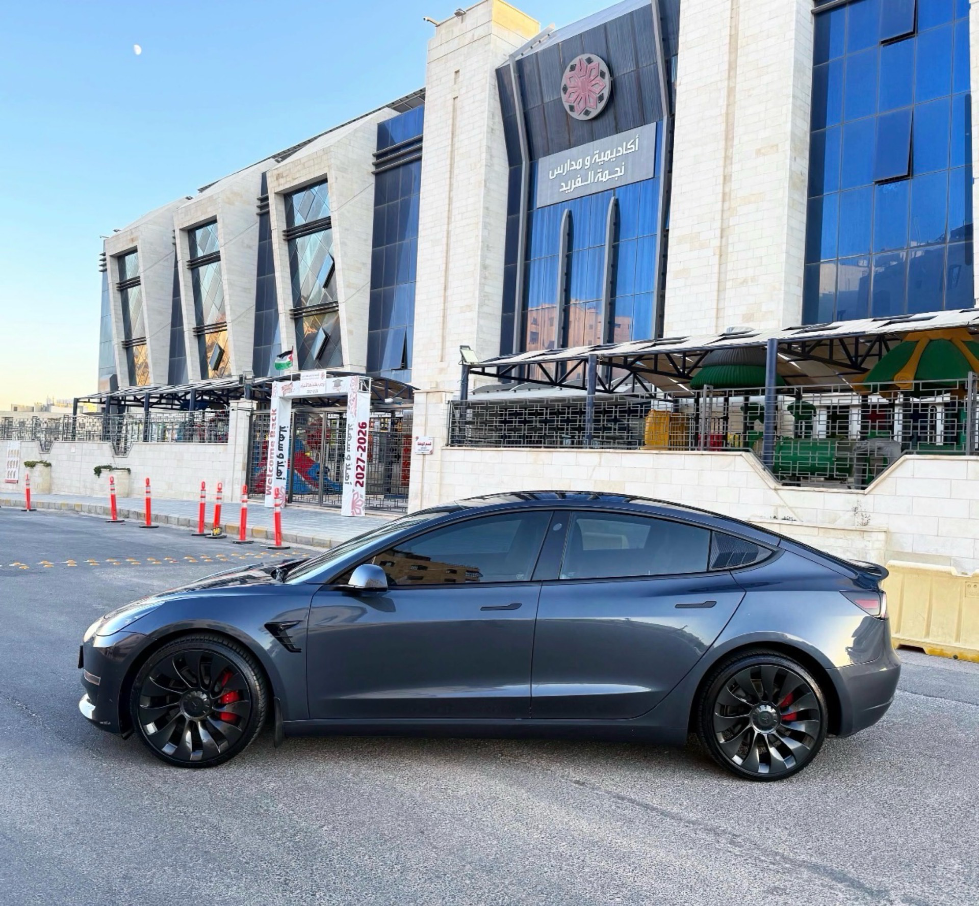Tesla 3 2023