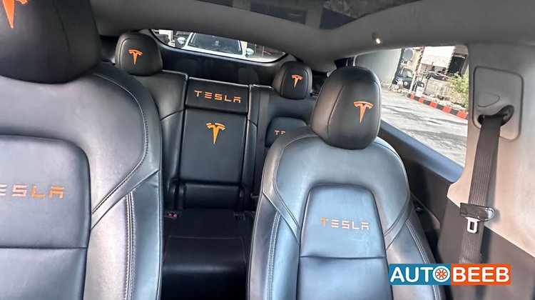 Tesla Y 2021