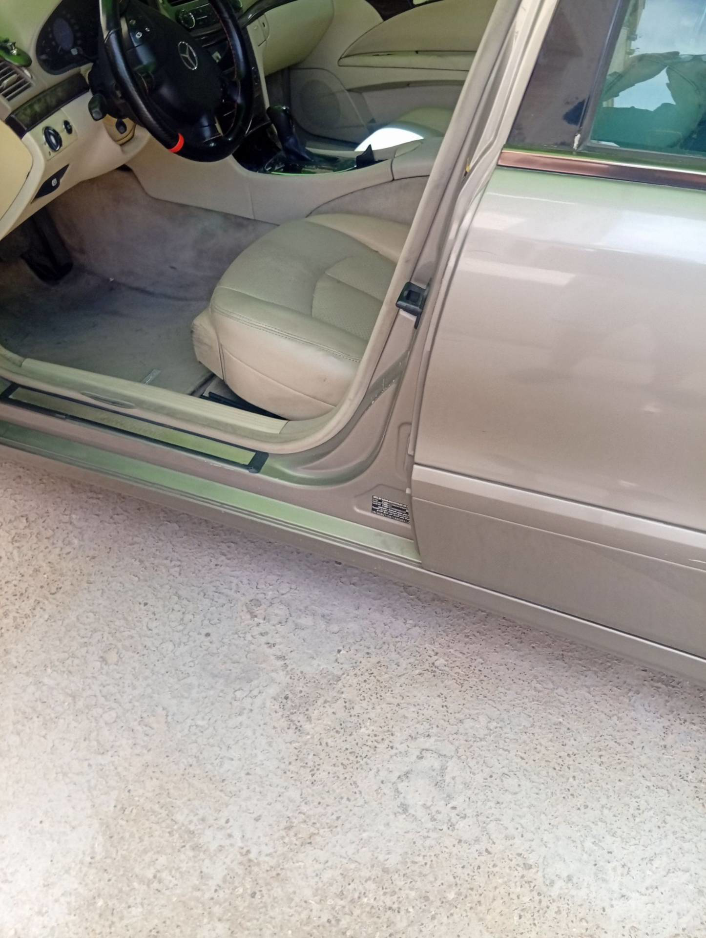 مرسيدس بنز E240 2005