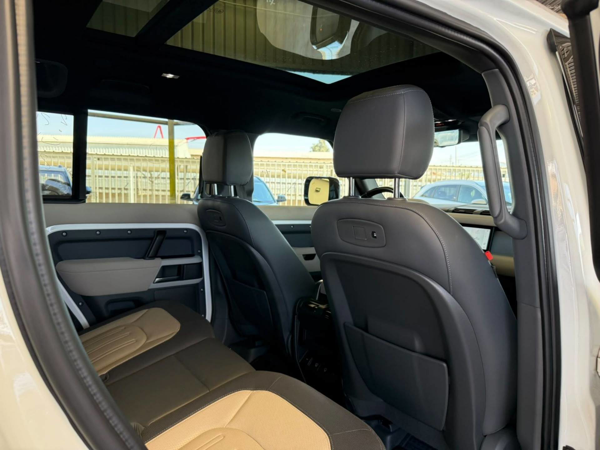 Land Rover Defender 2022