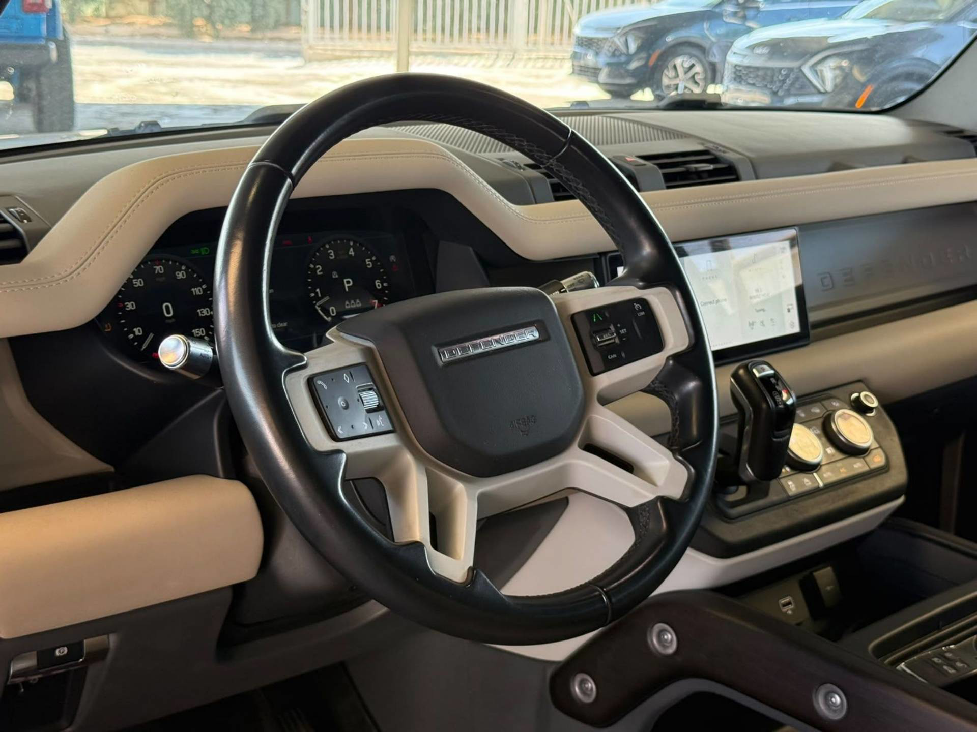 Land Rover Defender 2022