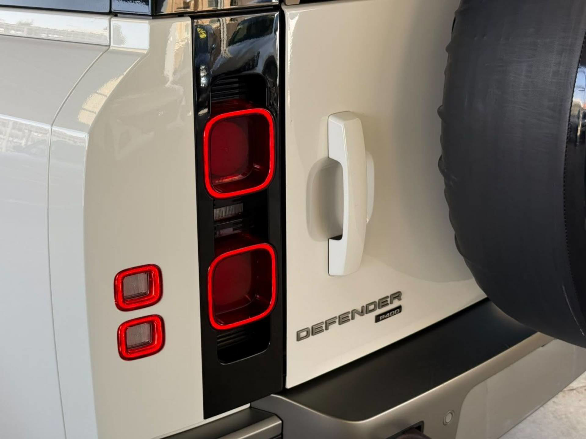 Land Rover Defender 2022