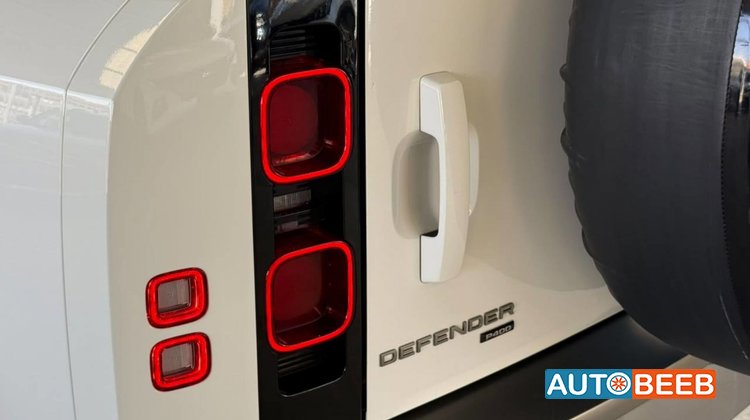 Land Rover Defender 2022