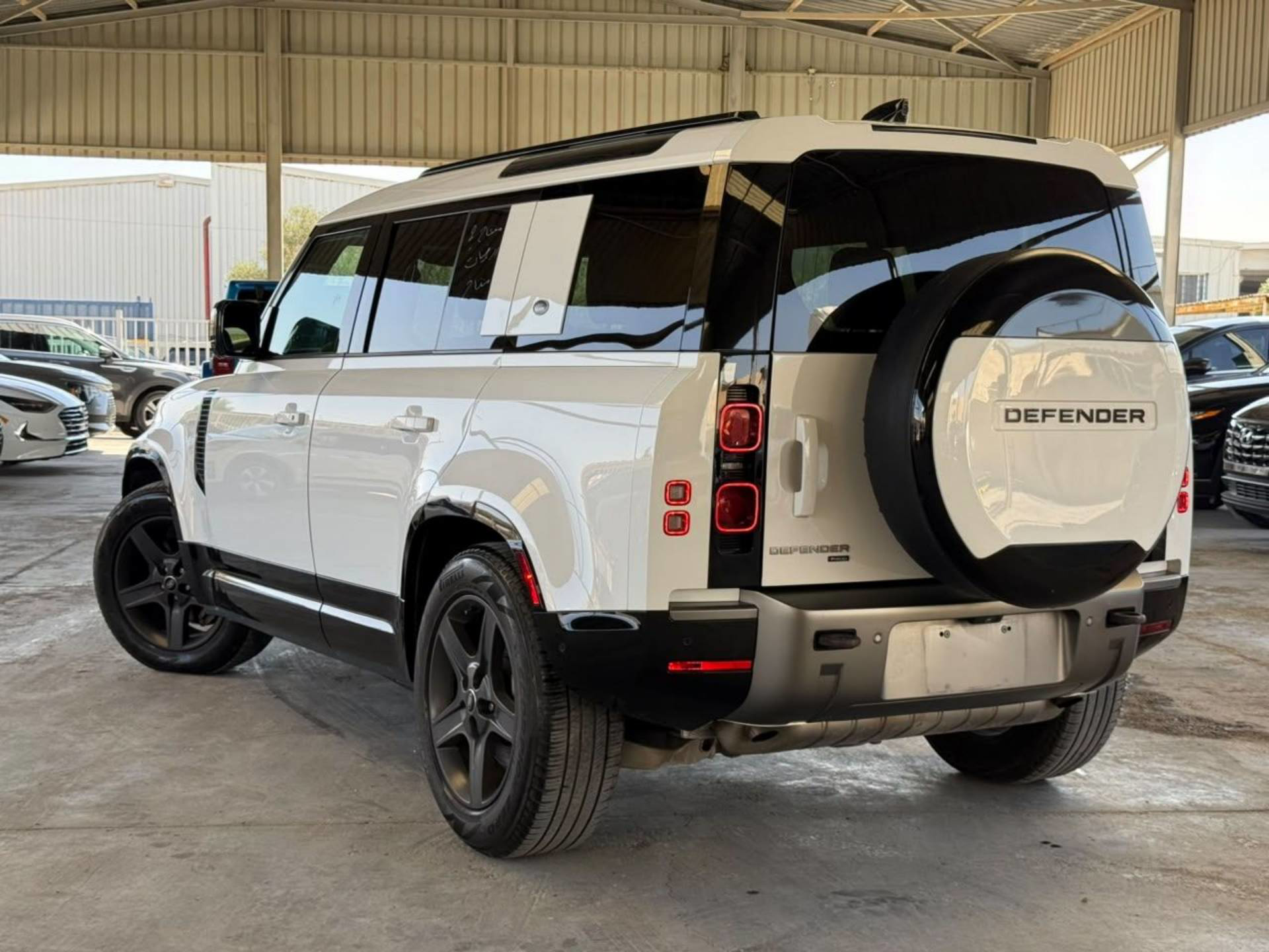 Land Rover Defender 2022
