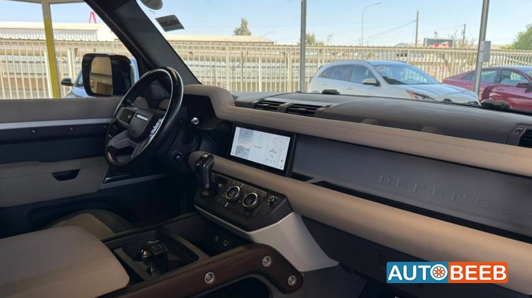 Land Rover Defender 2022