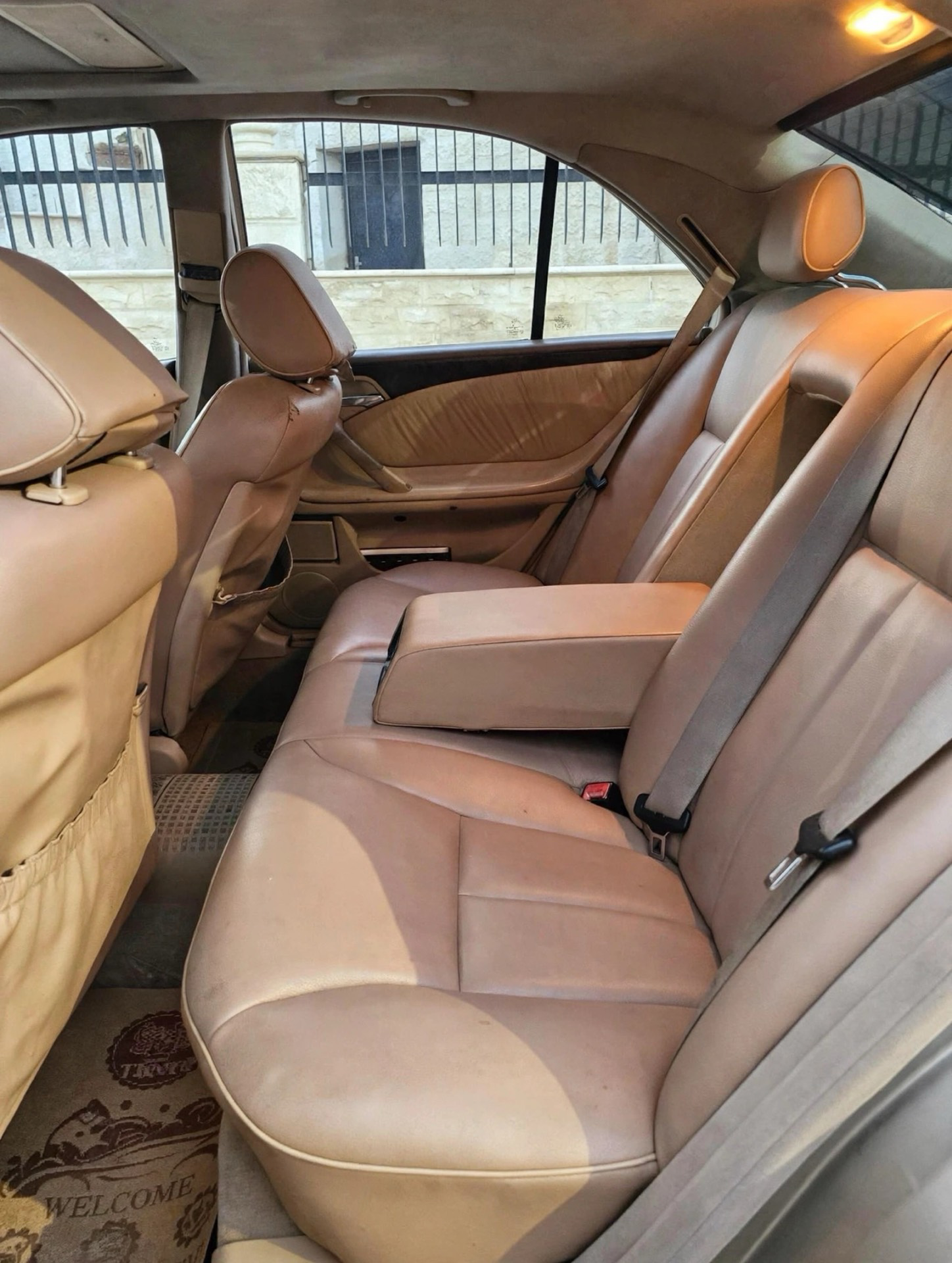 مرسيدس بنز E200 2001
