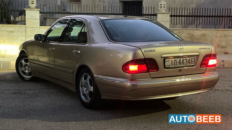 مرسيدس بنز E200 2001