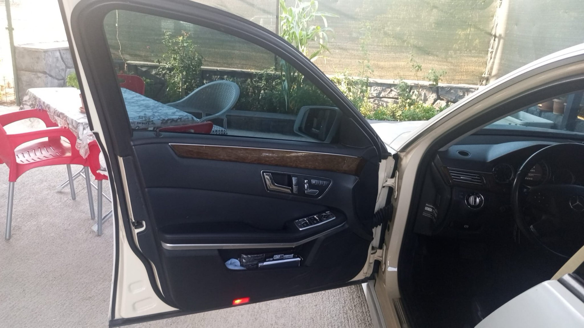 مرسيدس بنز E200 2011