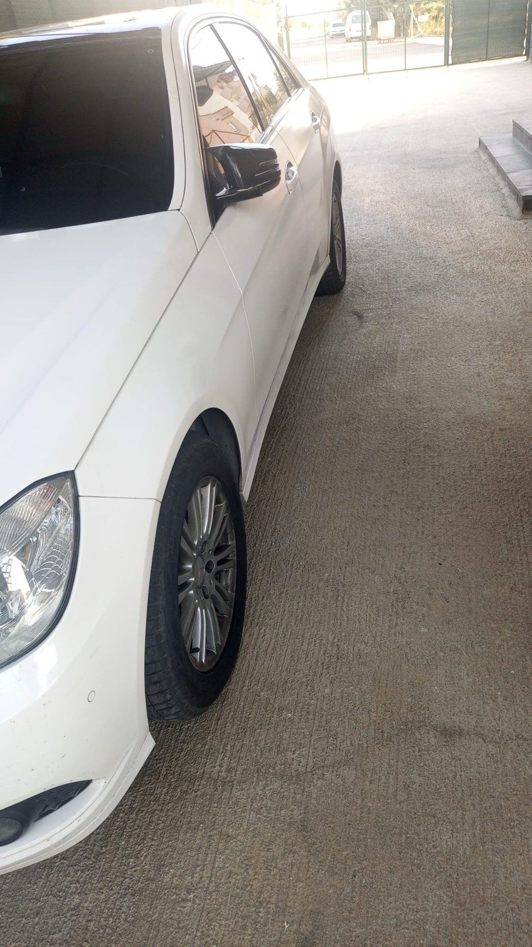 مرسيدس بنز E200 2011
