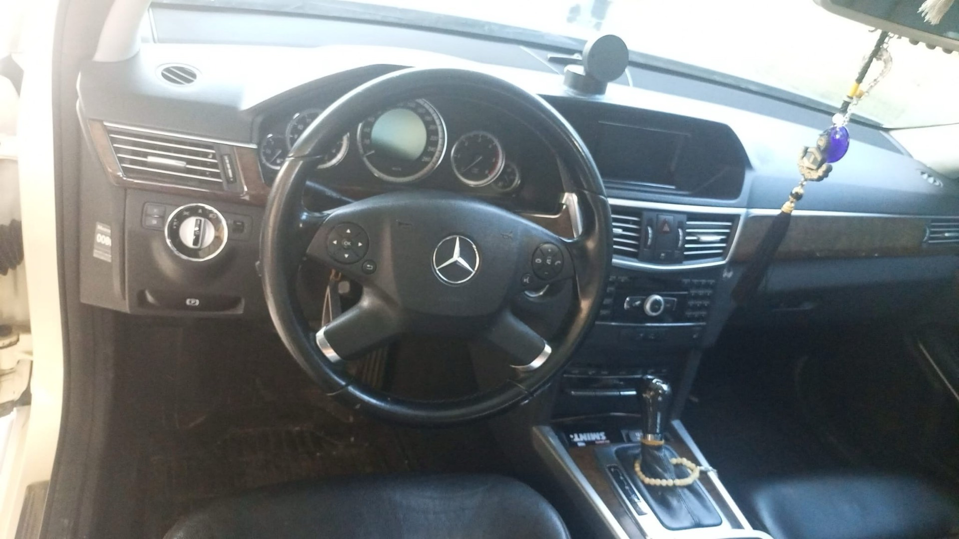 مرسيدس بنز E200 2011
