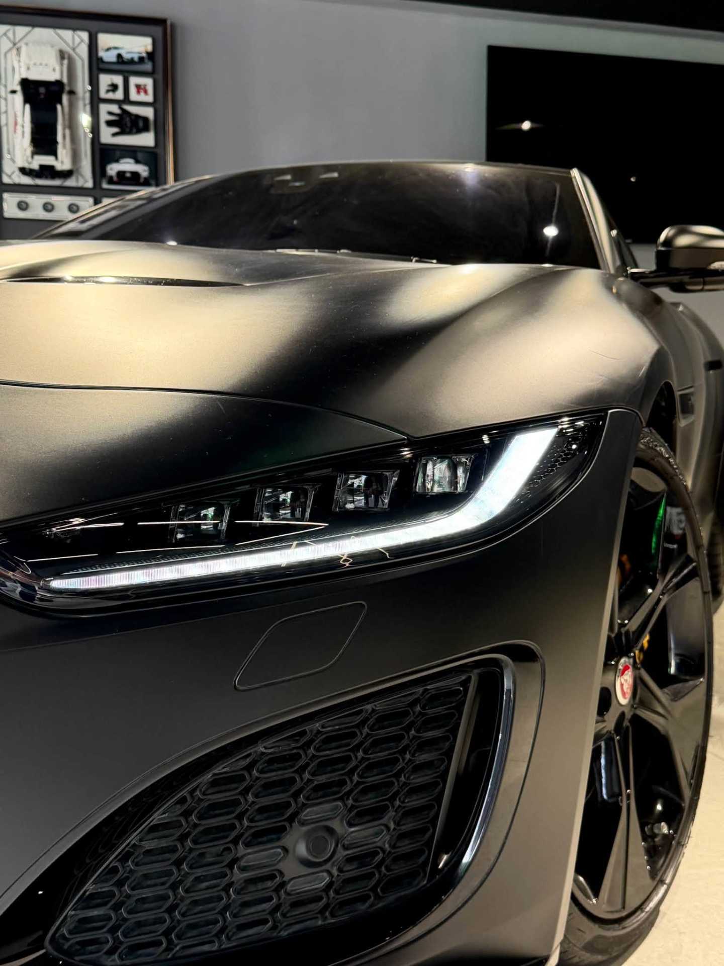 جاكوار F-Type 2023
