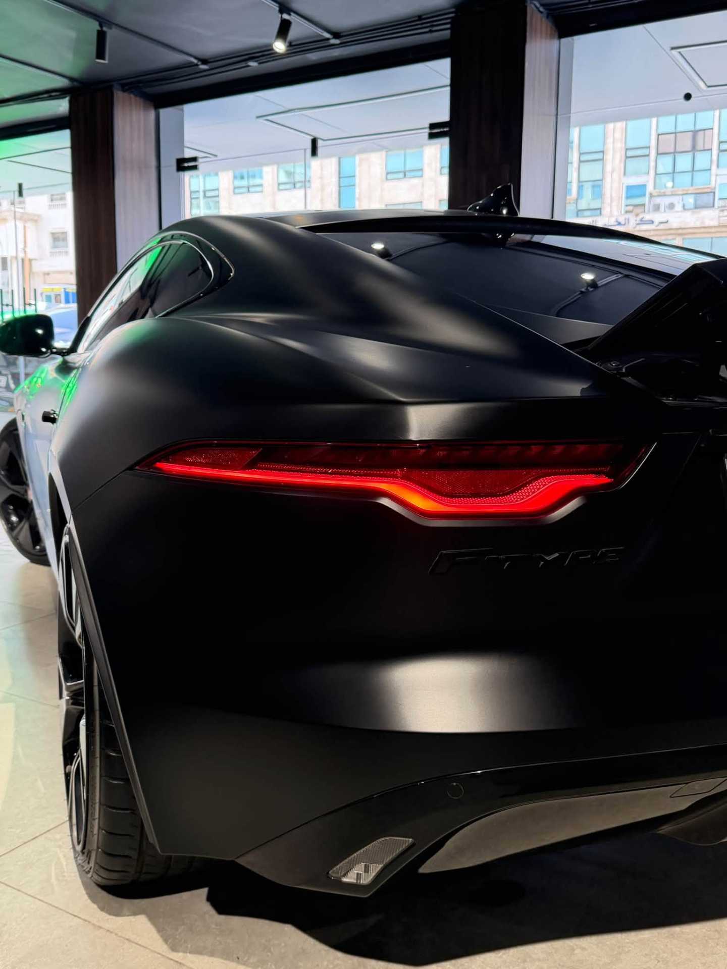 جاكوار F-Type 2023