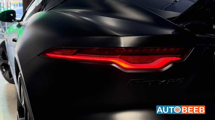 جاكوار F-Type 2023