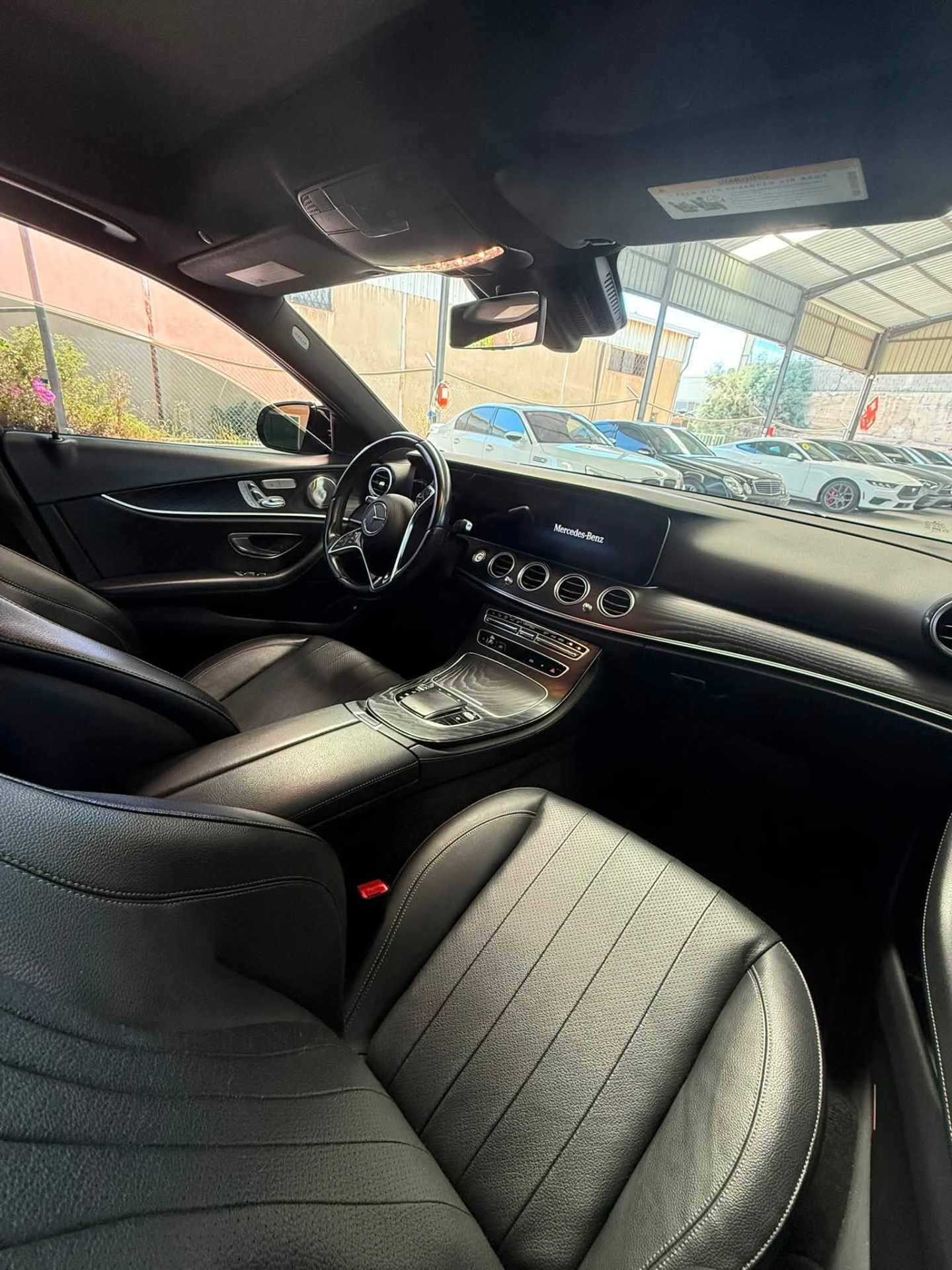 مرسيدس بنز E350 2022