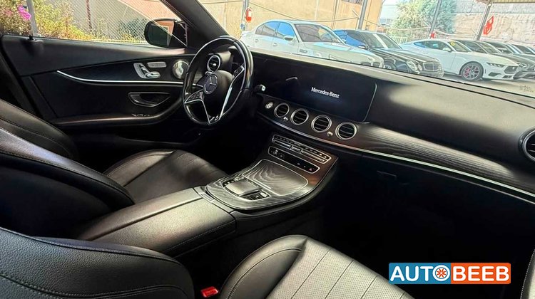 مرسيدس بنز E350 2022