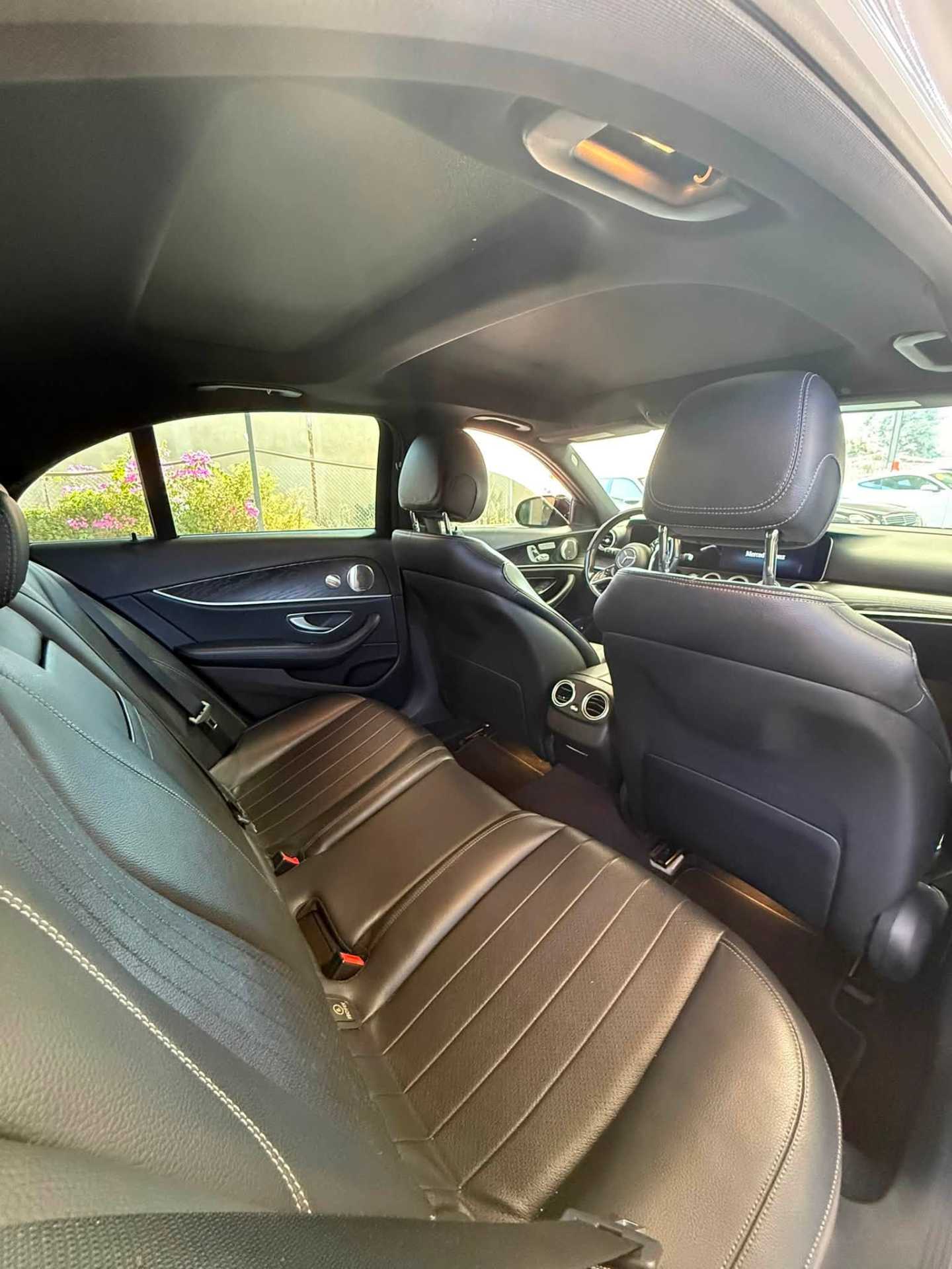 مرسيدس بنز E350 2022