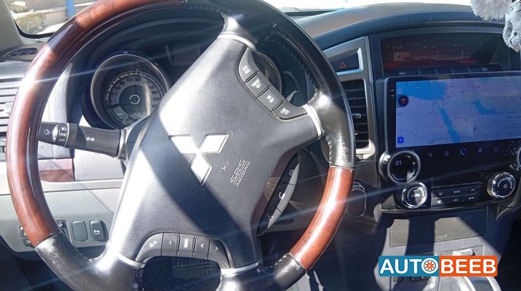 Mitsubishi Pajero 2016