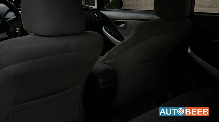 Toyota Prius 2012