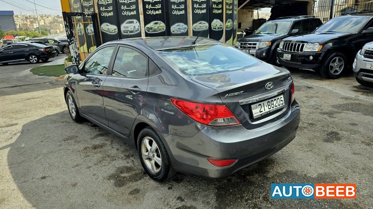 Hyundai Accent 2011