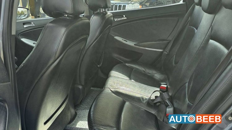 Hyundai Accent 2011