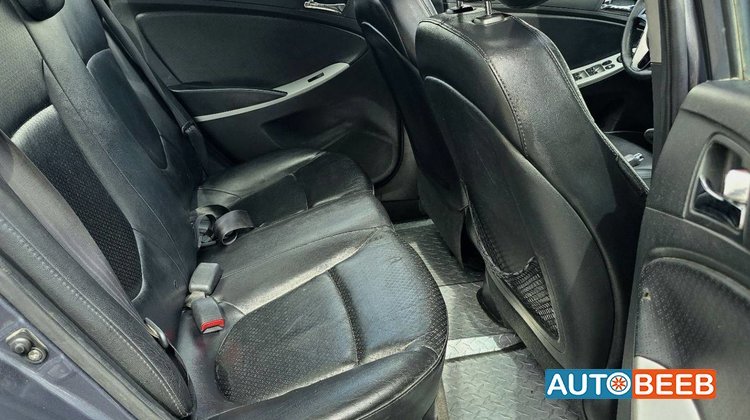 Hyundai Accent 2011