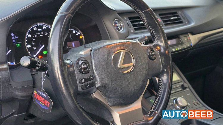 Lexus CT200 2015