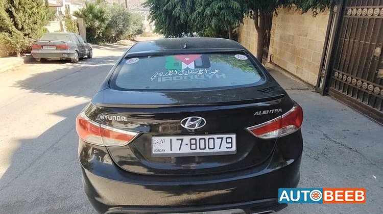 Hyundai Elantra 2013