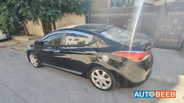 Hyundai Elantra 2013