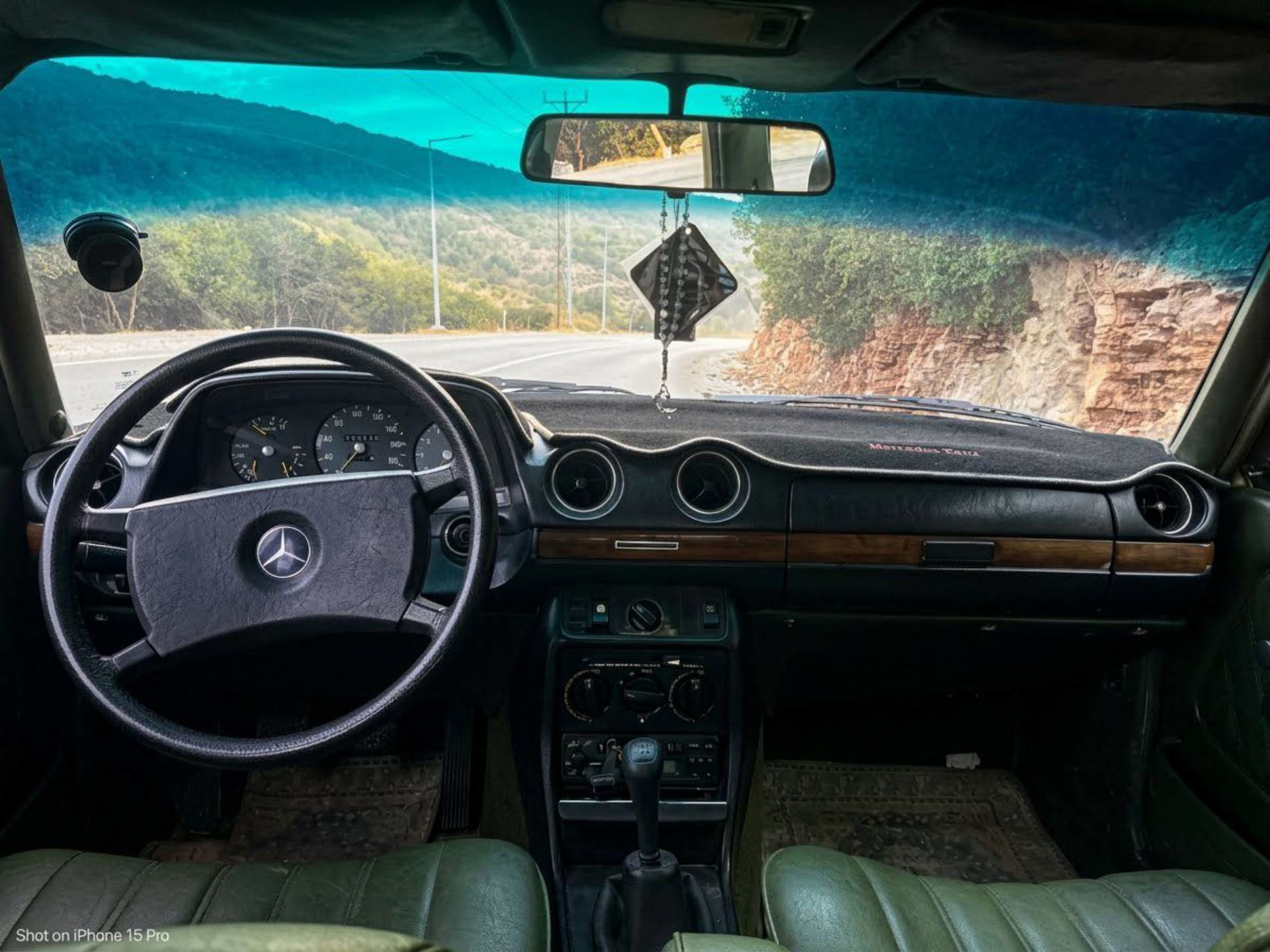 مرسيدس بنز E200 1983