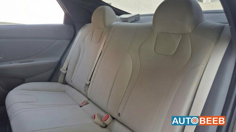 Hyundai Elantra 2023