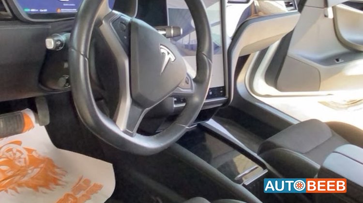 Tesla S 2018