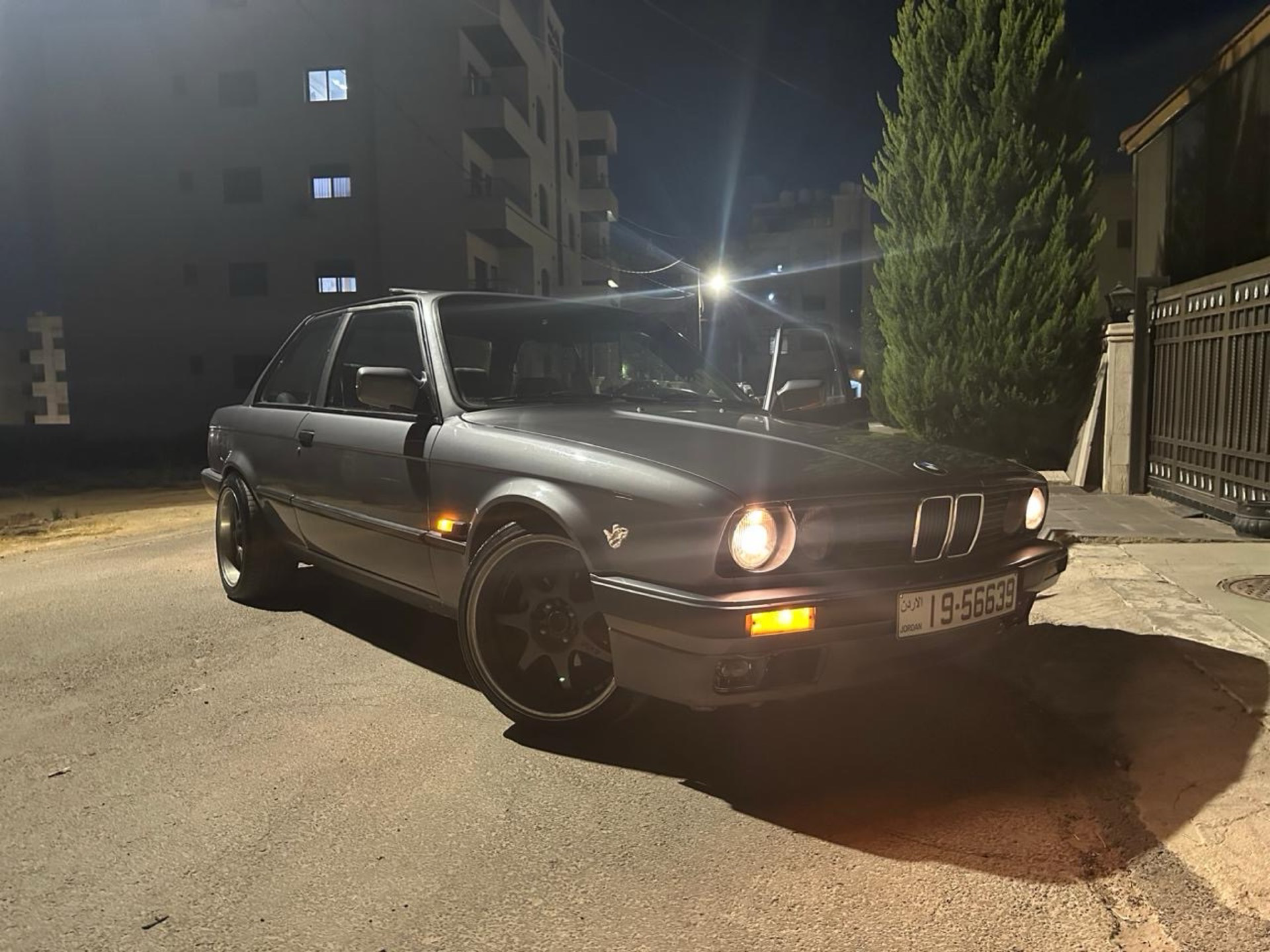 بي ام دبليو 318 1989