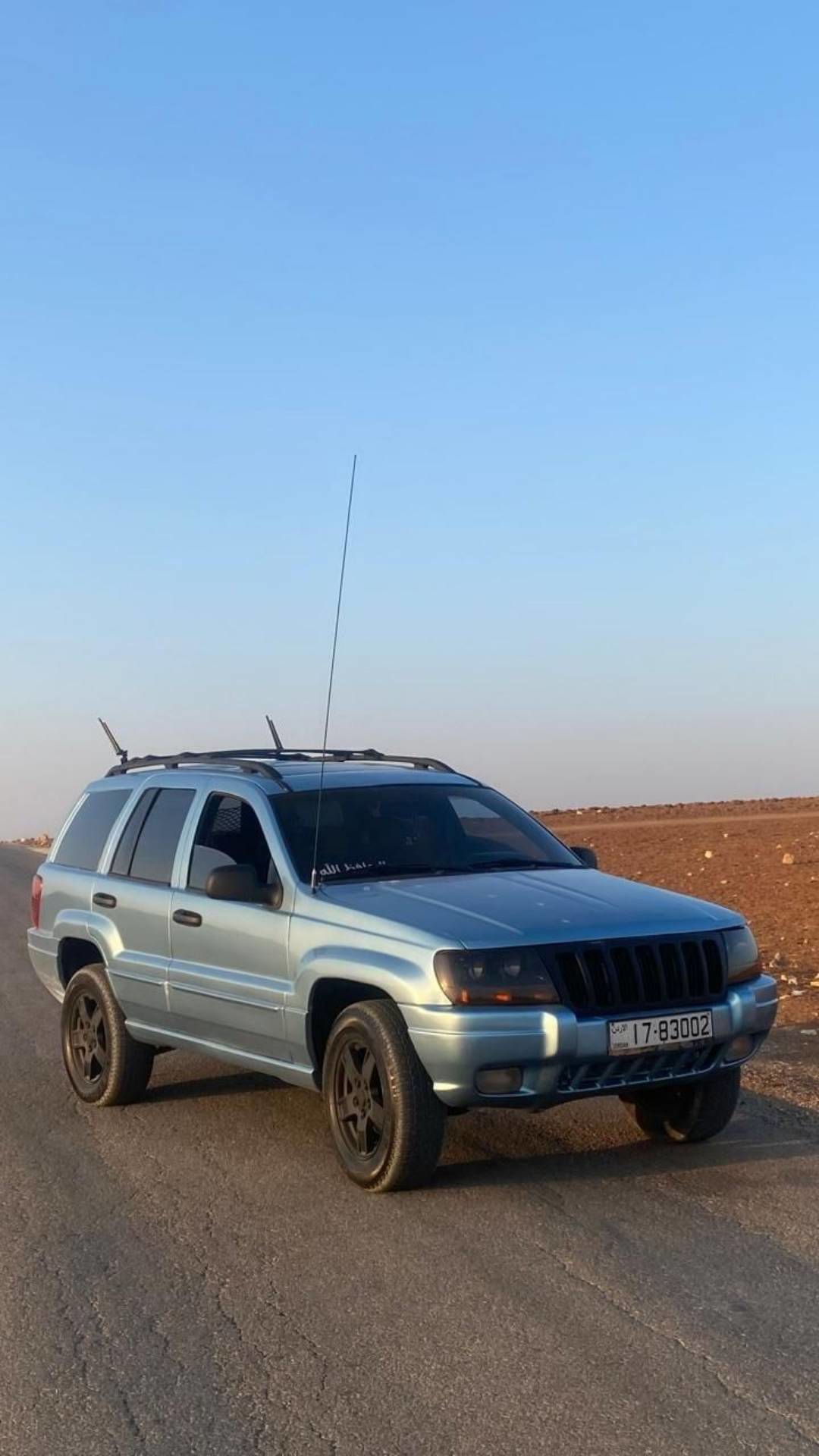 جيب شيروكي 2001