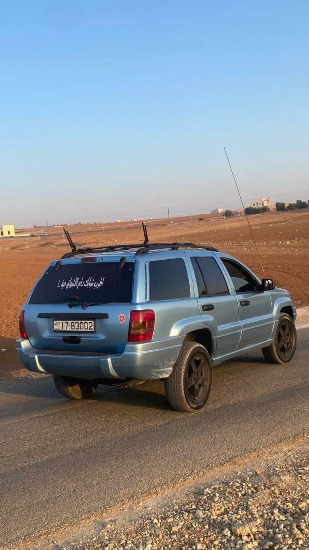 جيب شيروكي 2001