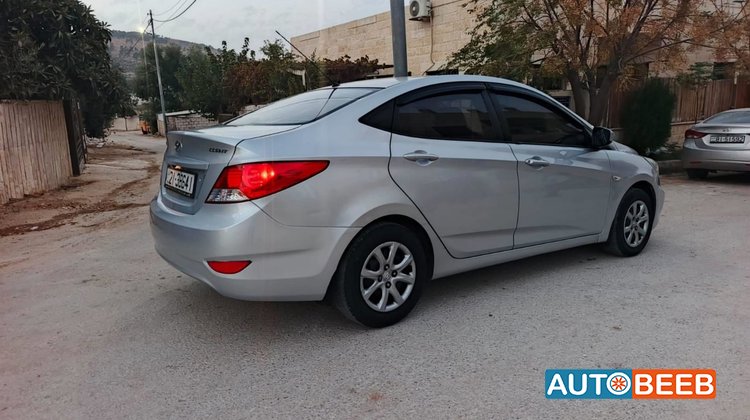 Hyundai Accent 2013