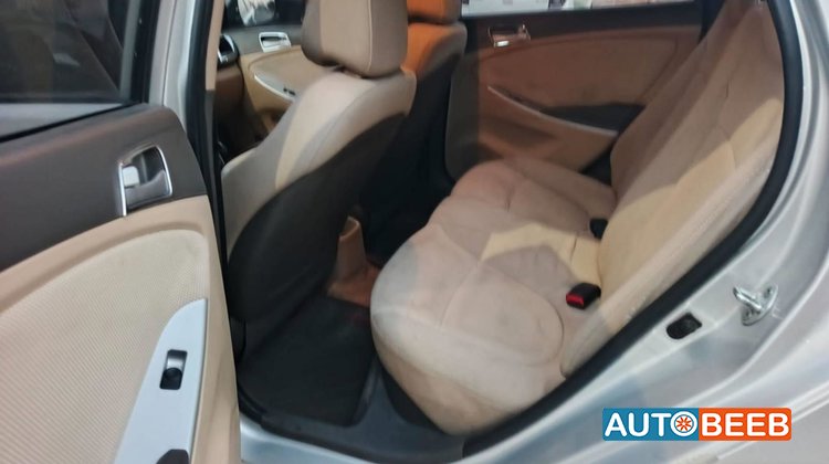 Hyundai Accent 2013