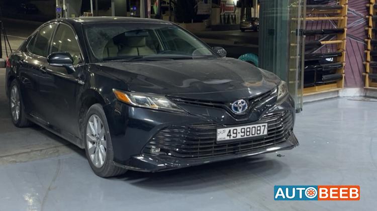 Toyota Camry 2019