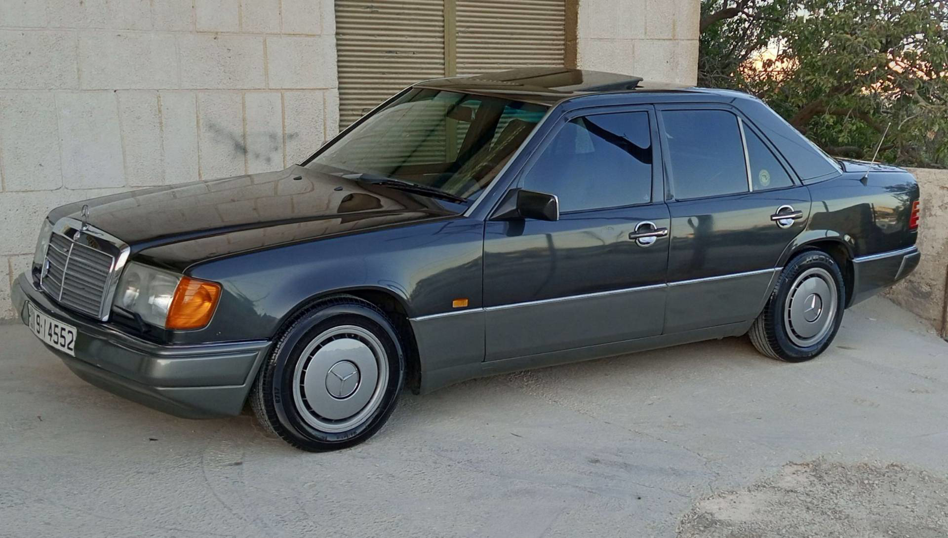 Mercedes Benz E200 1990