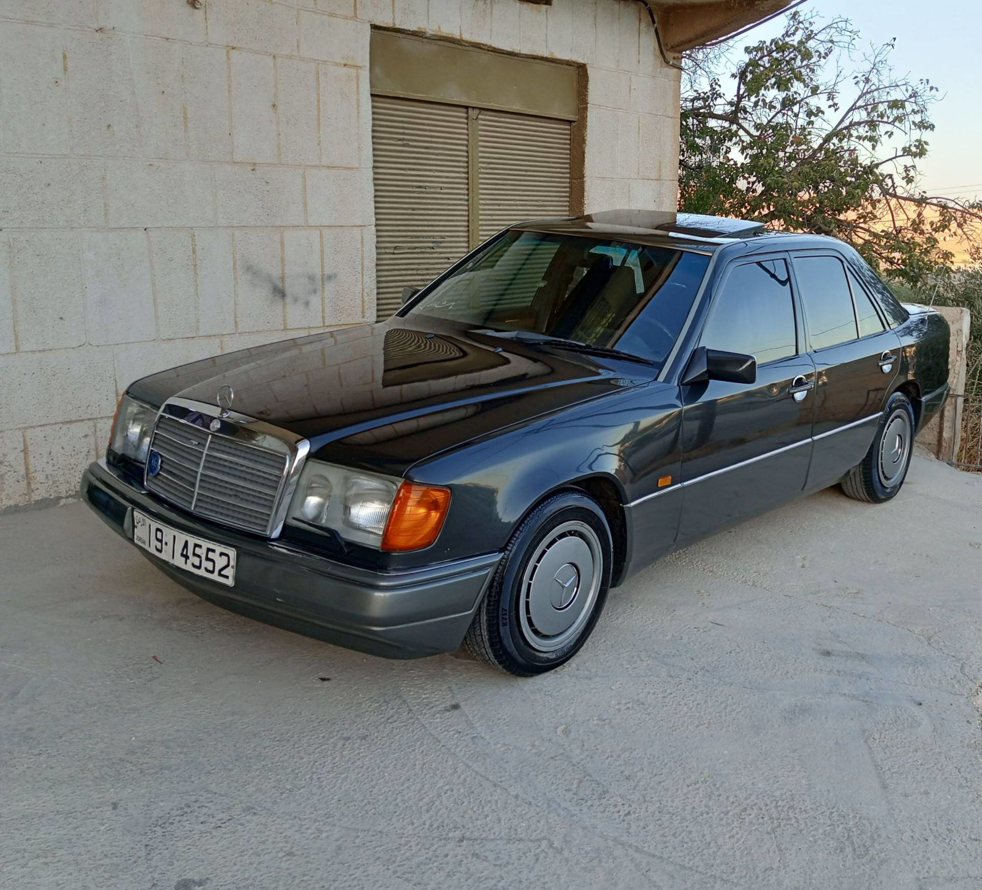 Mercedes Benz E200 1990
