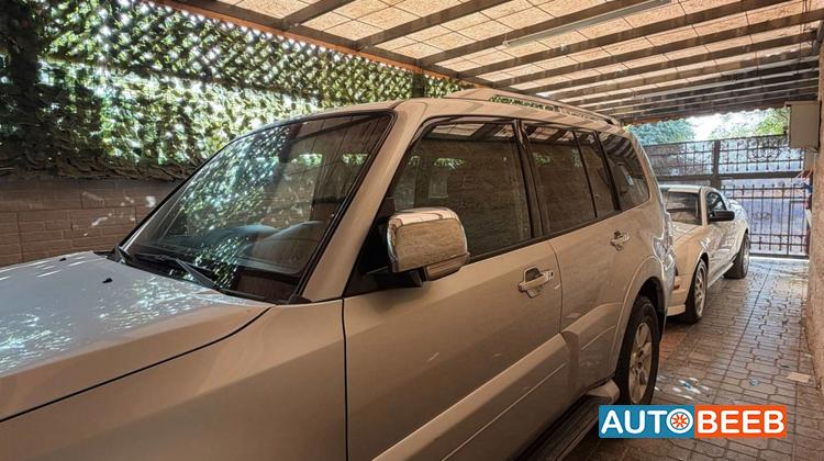Mitsubishi Pajero 2009