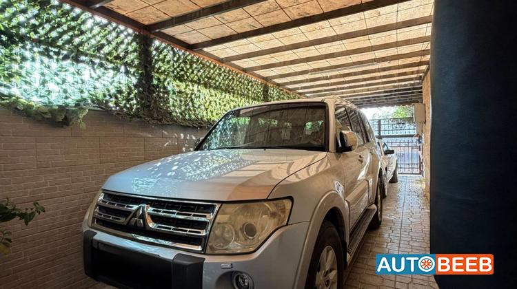 Mitsubishi Pajero 2009