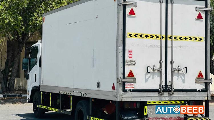 Box Isuzu 2011